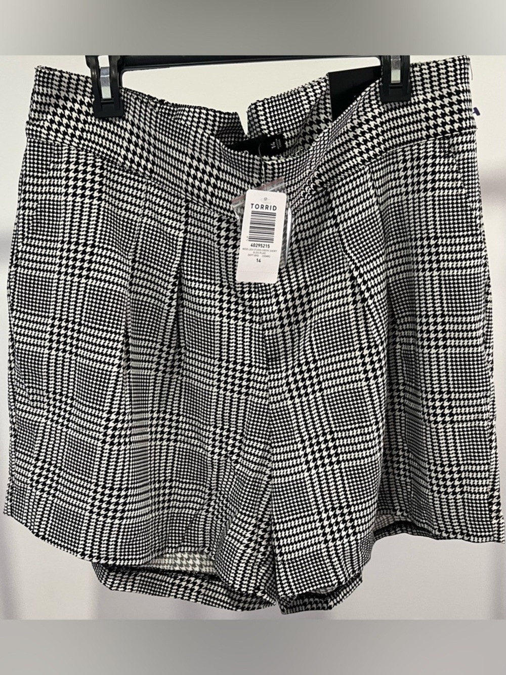 Torrid Wide Leg Studio Crepe Short Glen Plaid NWT 14